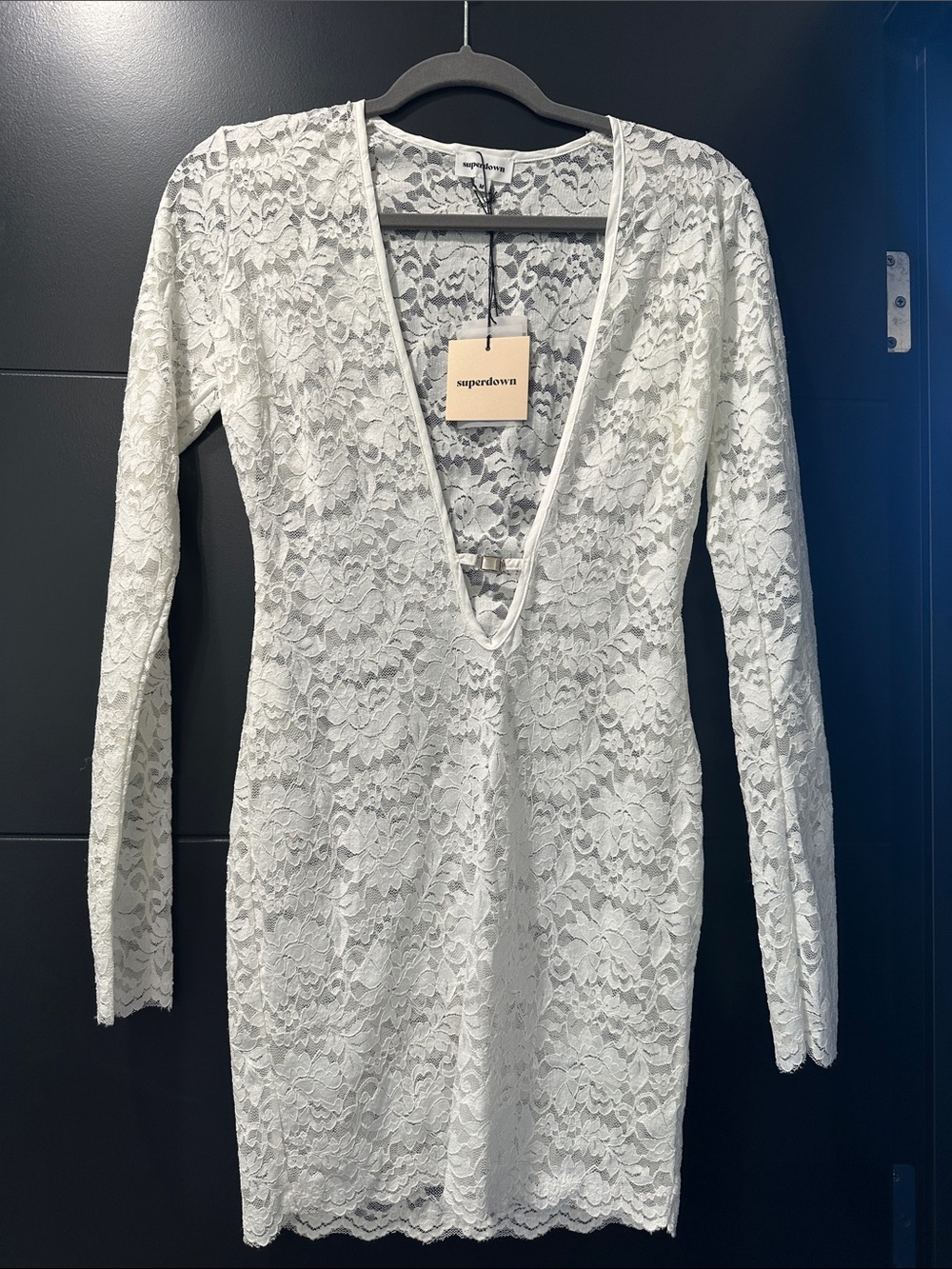 superdown White Lace Long Sleeve Deep V Mini Dress